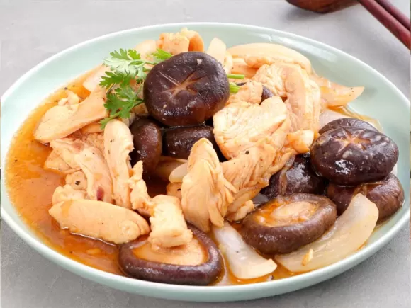 6 cách nhận biết nấm ăn được tự nhiên lành tính và nấm độc