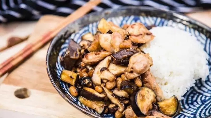 g&agrave; x&agrave;o nấm hương